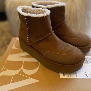 Zara faux sherling platform boot